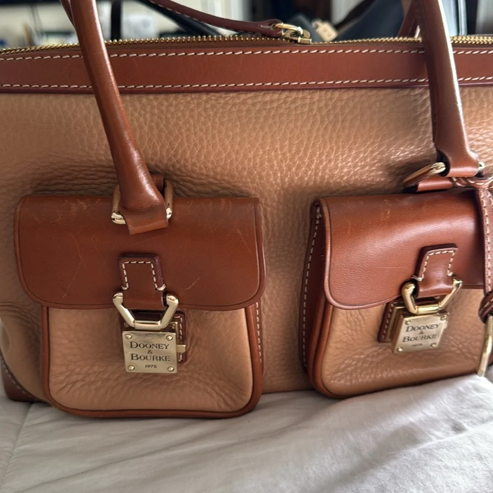 Dooney & Bourke All Weather Leather Bag excellent condition. - Picture 8 of 8